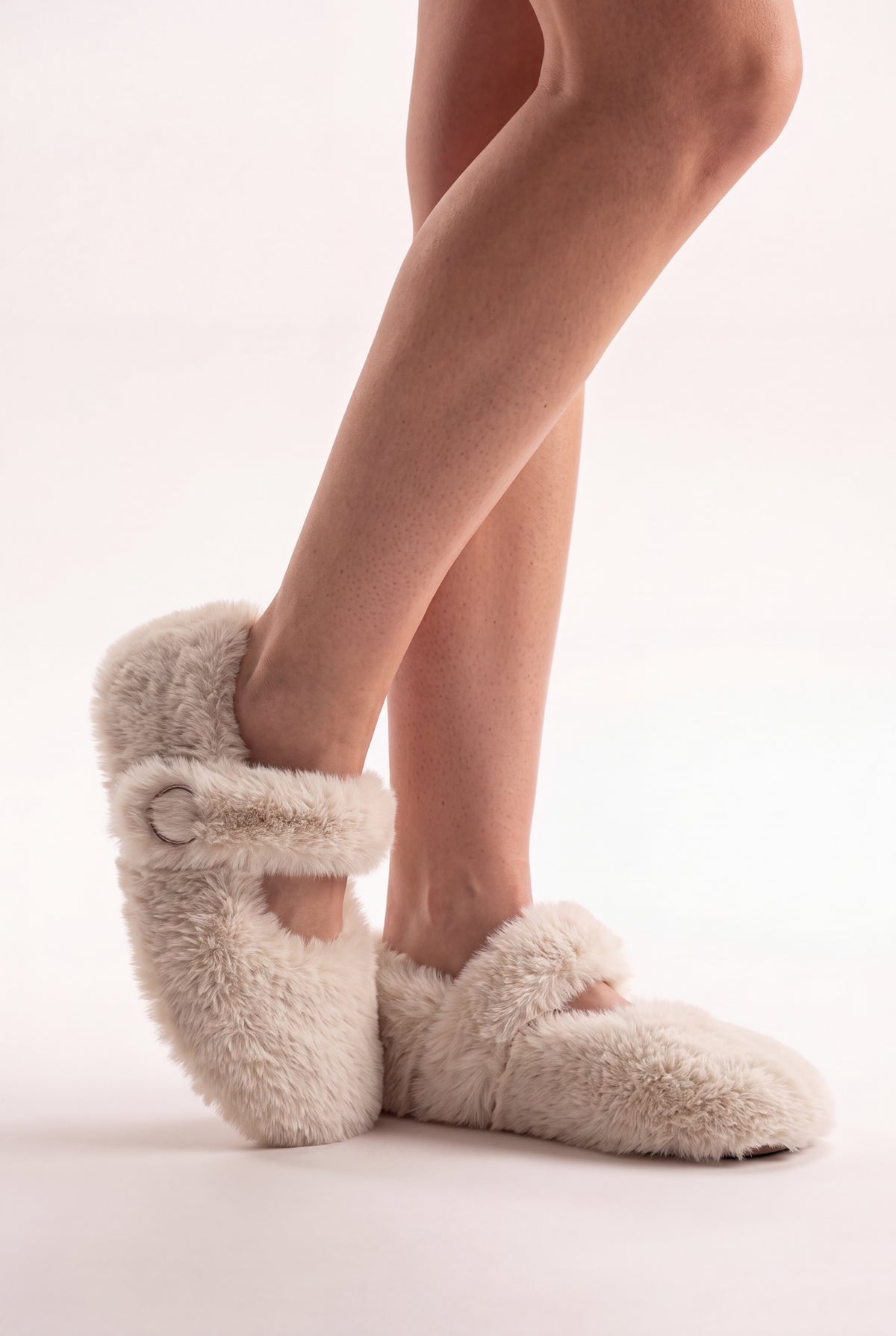 Kate Slippers White
