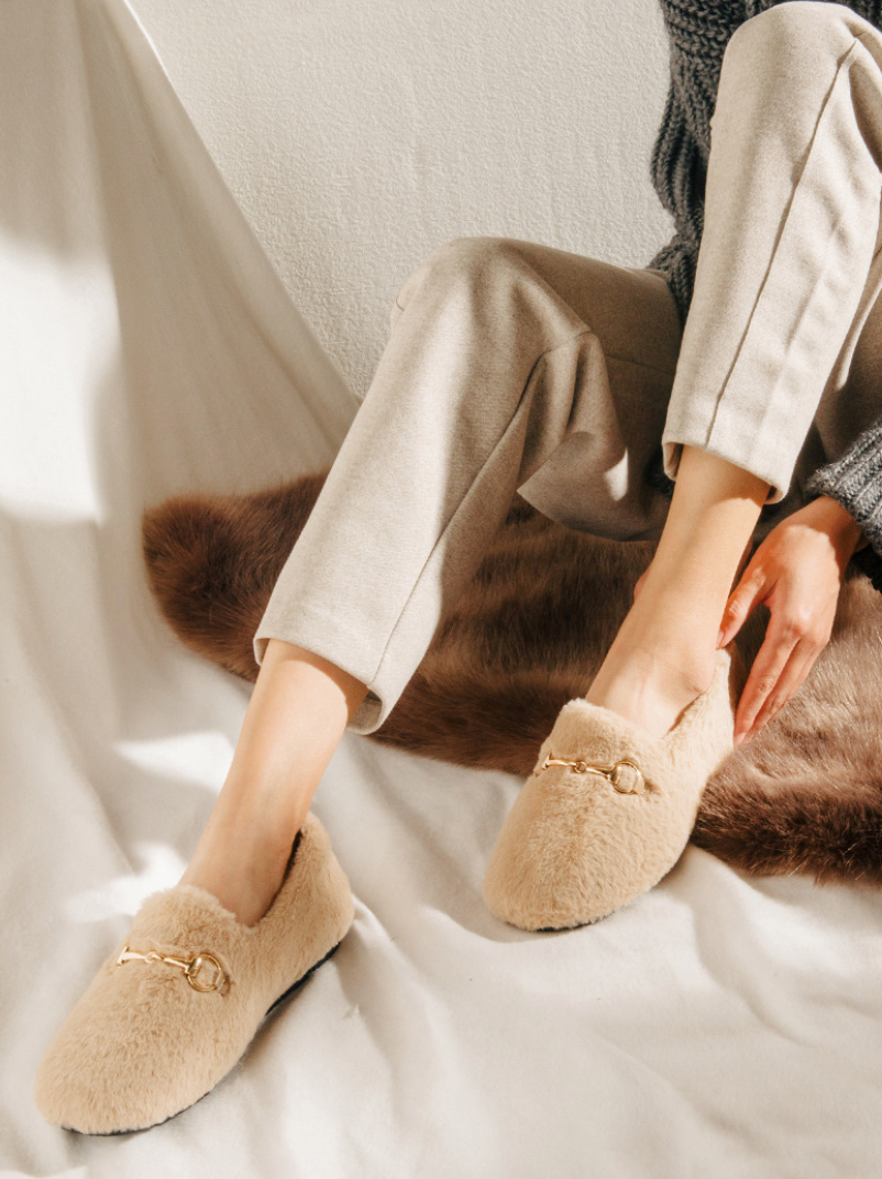 The Fluffy Ares Slippers Brown