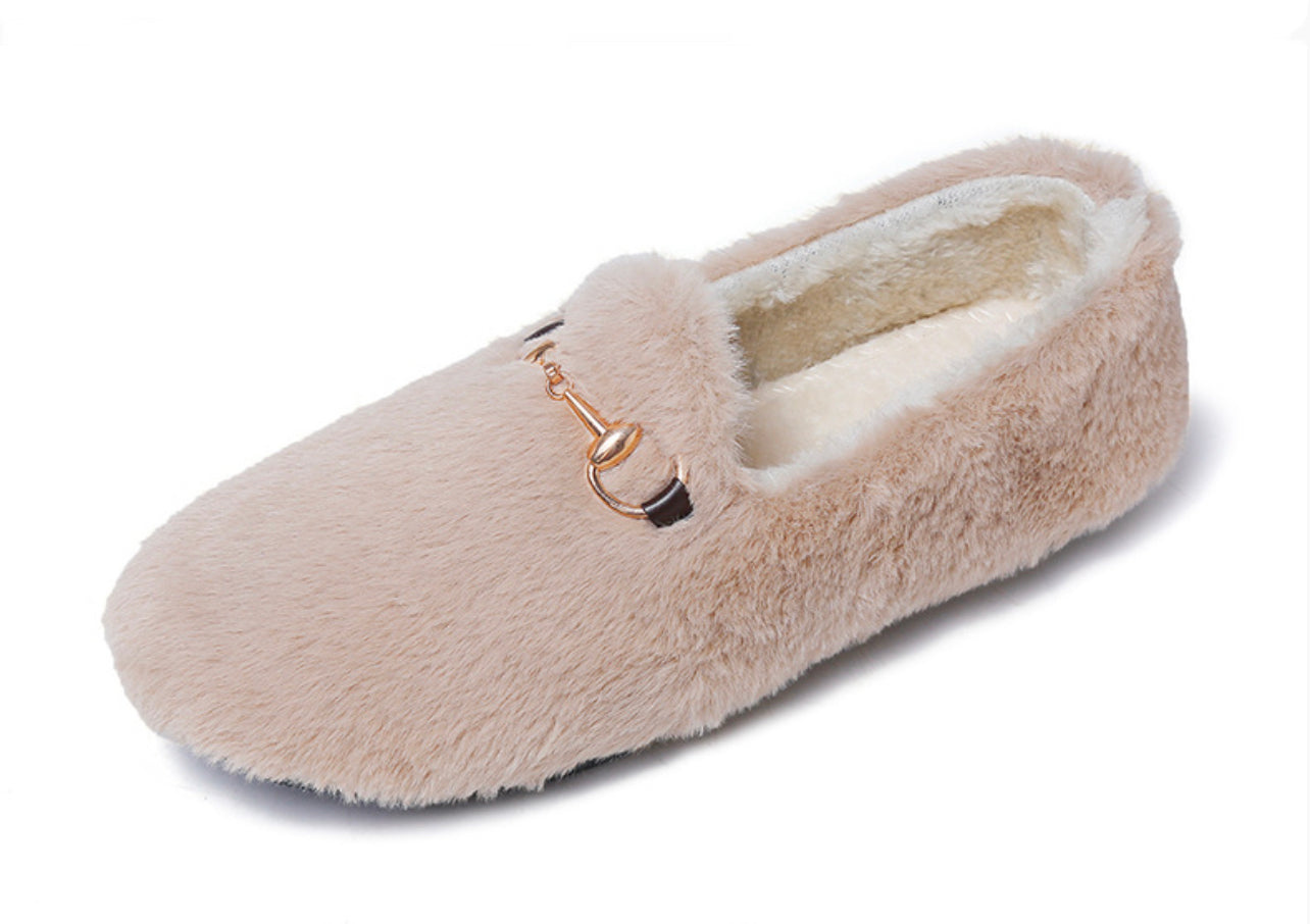 The Fluffy Ares Slippers Brown