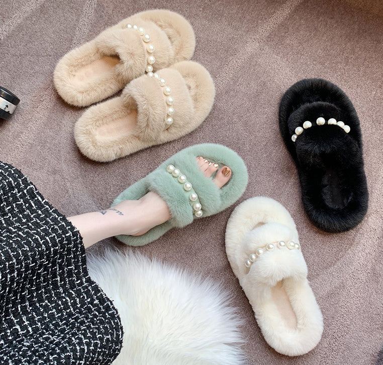 Fluffy Pearls Slippers