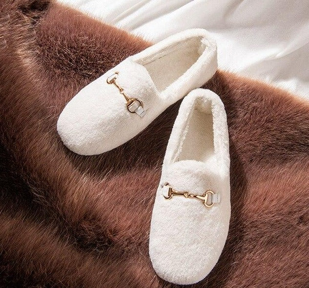 Fluffy Ares Slippers White