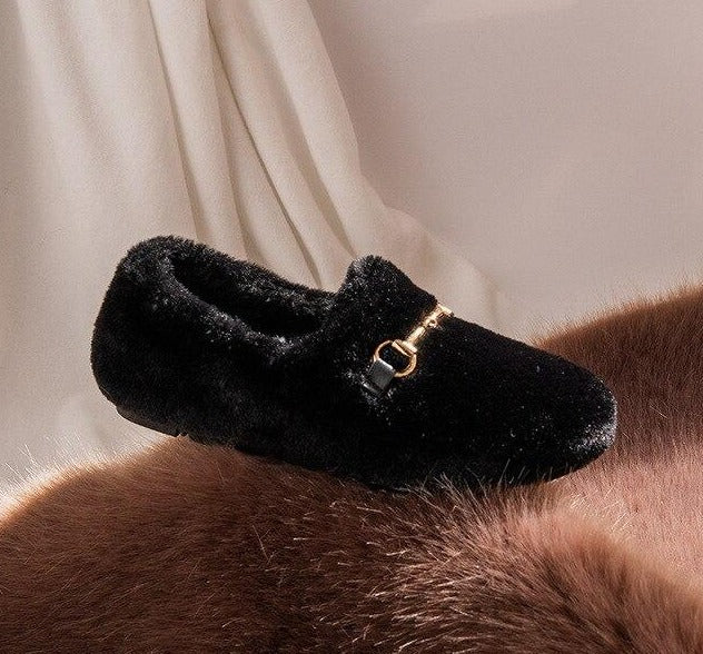 The Fluffy Ares Slippers Black